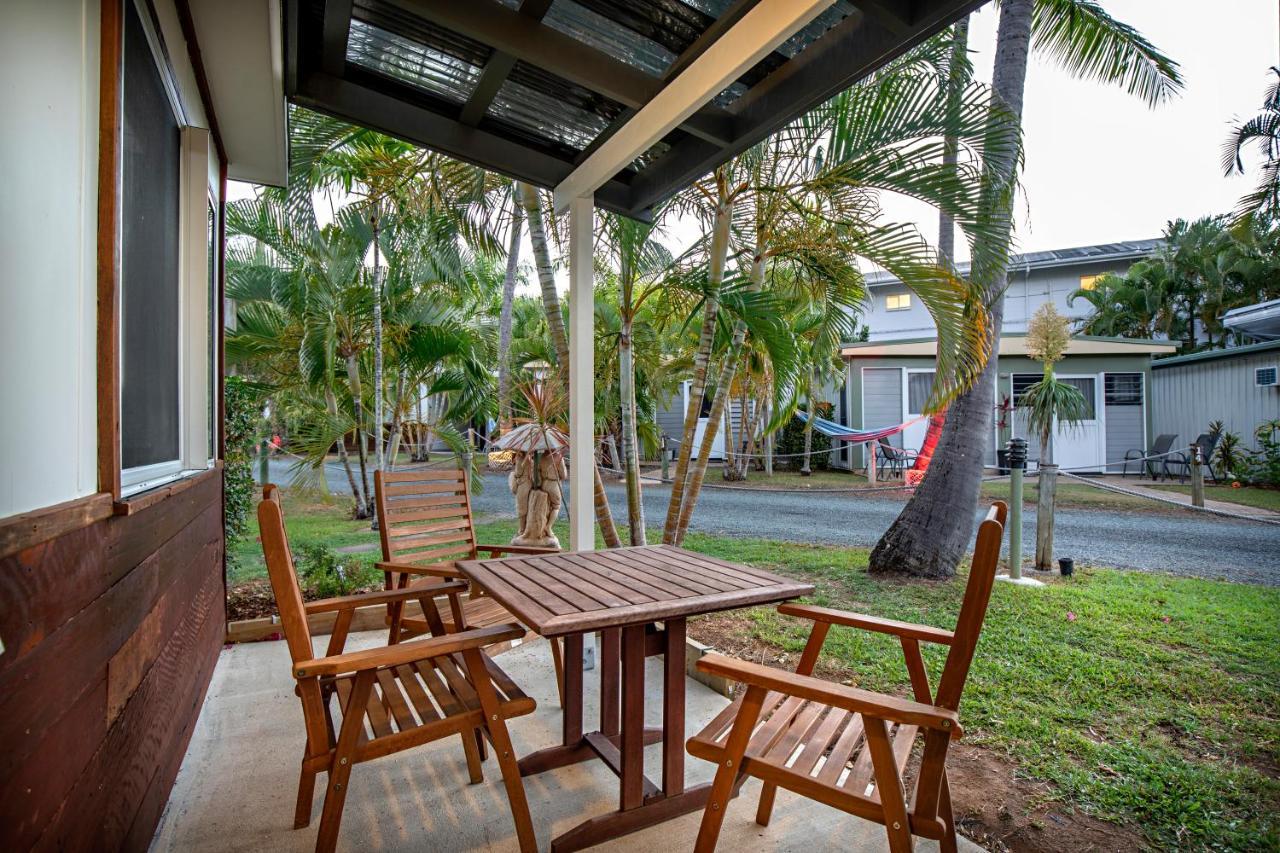 Bush Village Holiday Cabins Airlie Beach Eksteriør bilde