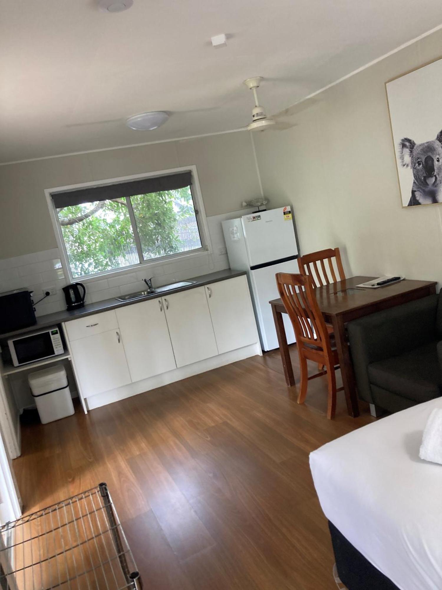 Bush Village Holiday Cabins Airlie Beach Eksteriør bilde