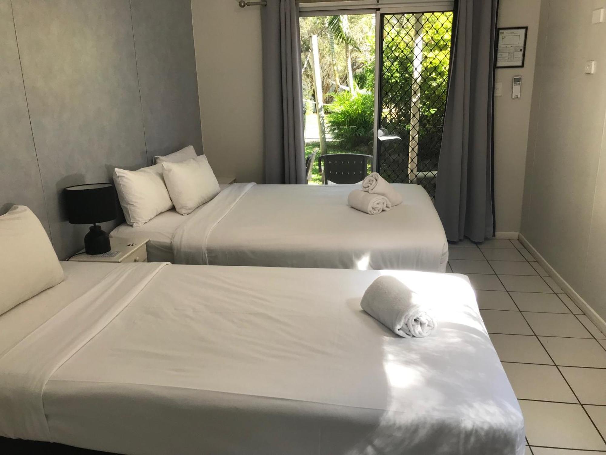 Bush Village Holiday Cabins Airlie Beach Eksteriør bilde