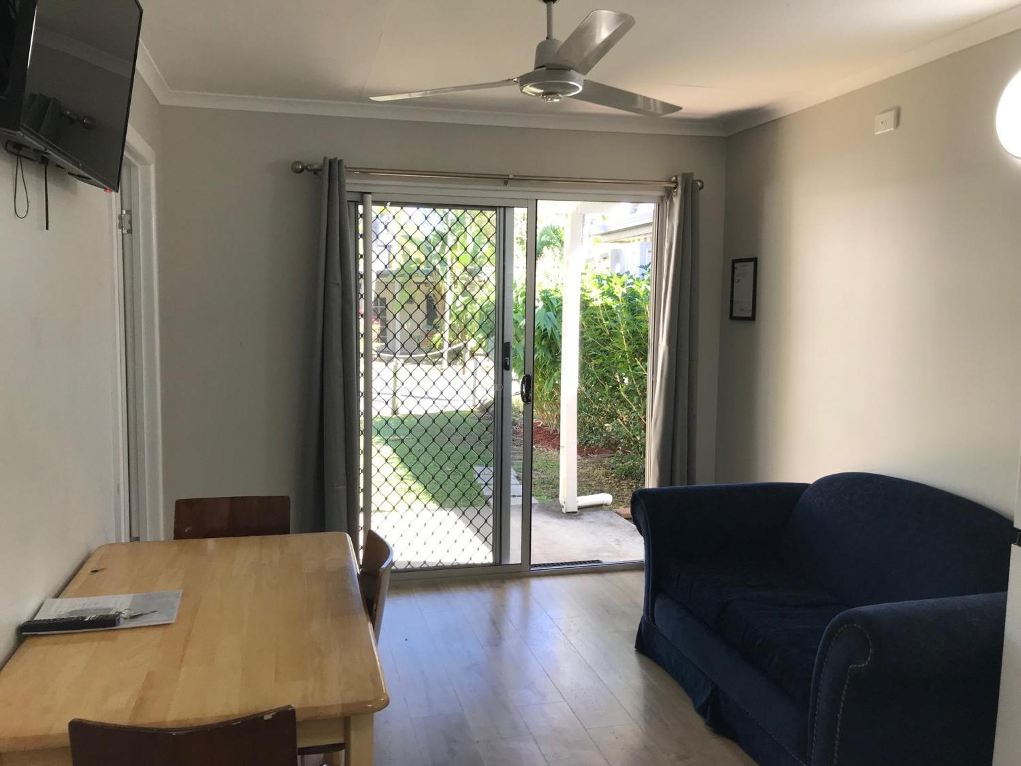 Bush Village Holiday Cabins Airlie Beach Eksteriør bilde