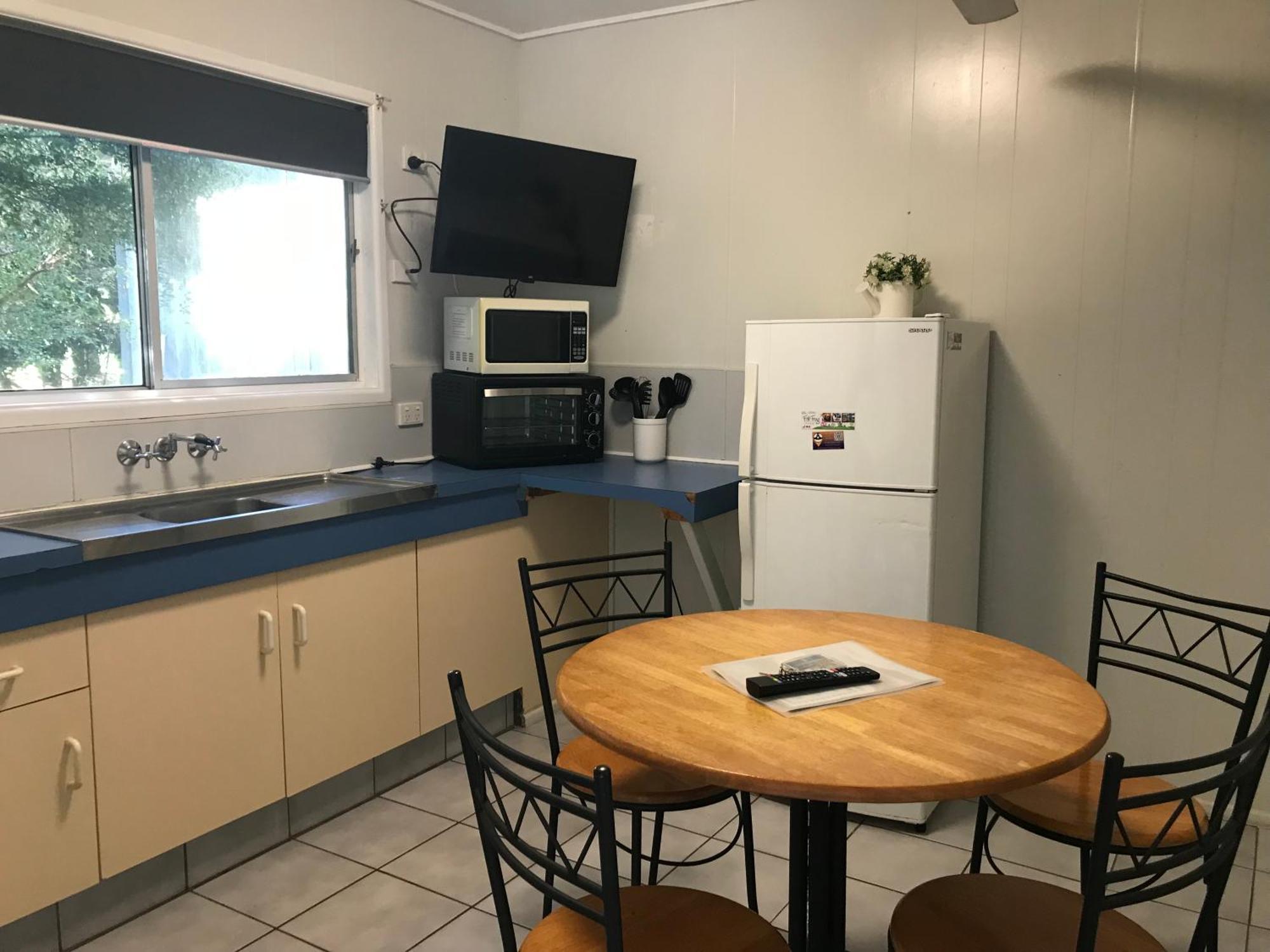 Bush Village Holiday Cabins Airlie Beach Eksteriør bilde